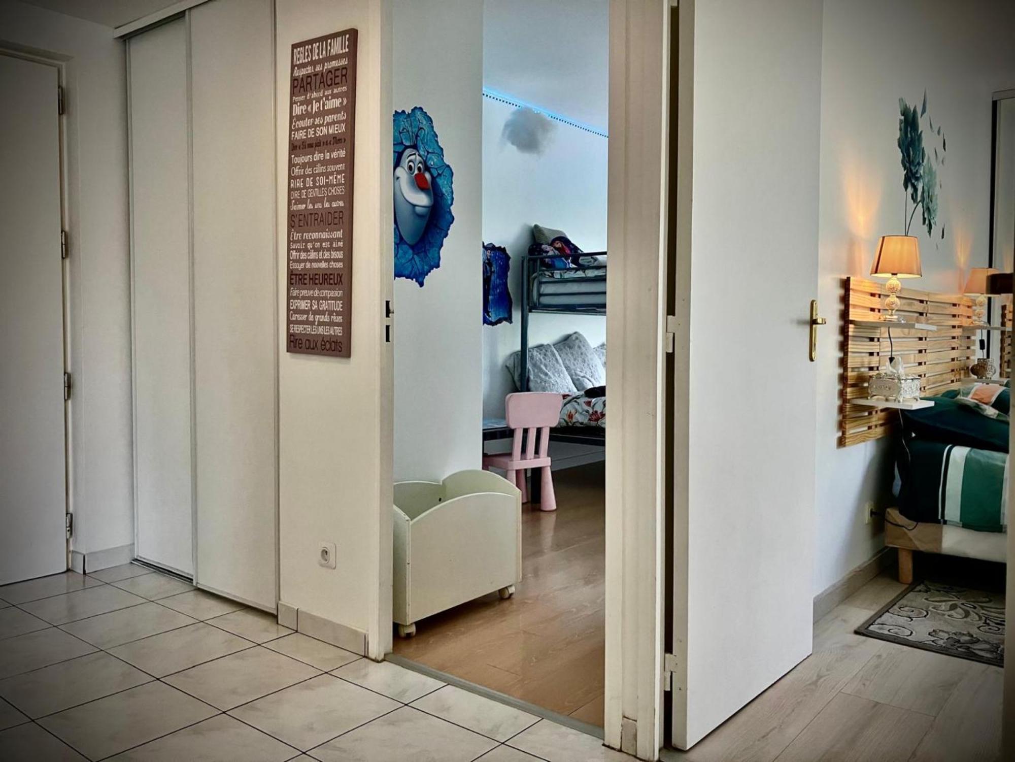 Snowqueen Hotel Apartment Paris-Disney Chelles  Exterior photo